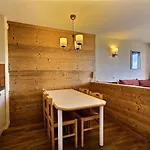 Appartement Au Pied Des Pistes Avec Balcon - 6 Pers - Fr-1-455-145 *